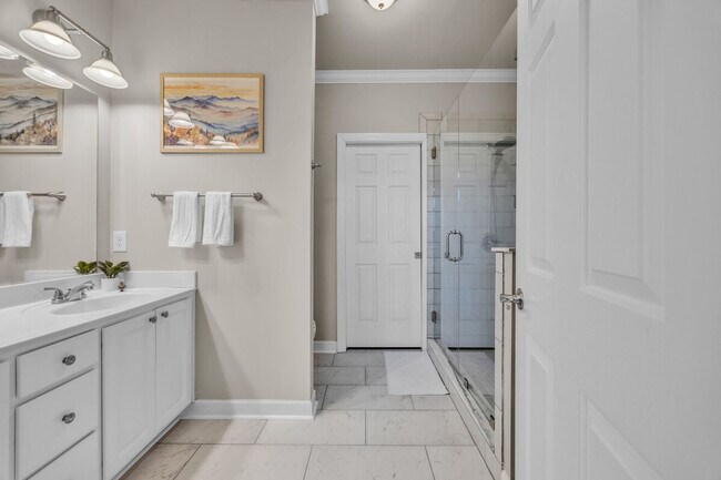 Building Photo - 270 Creatwood Trail