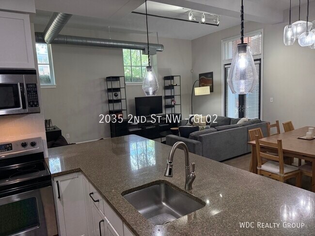 Building Photo - 2035 2nd St NW