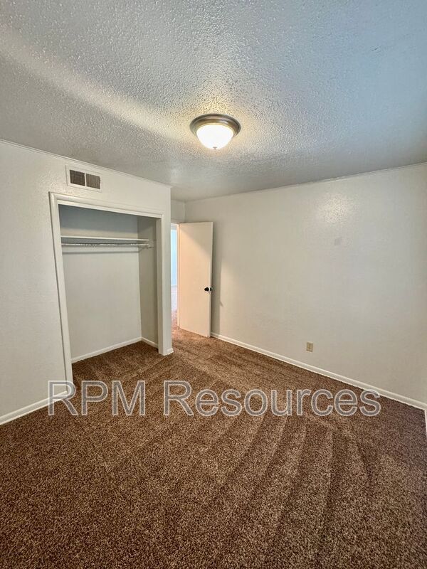 Building Photo - 4416 NW 44th St