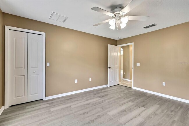 Building Photo - 12320 Papercraft Ave