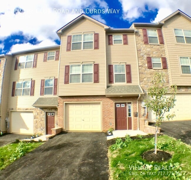 Building Photo - 705 Country Club Rd