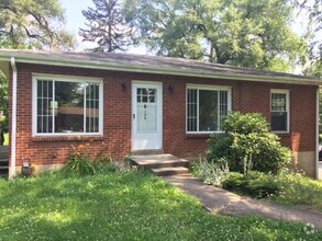 Building Photo - 3 bedroom, 1 bathroom in Peters Township