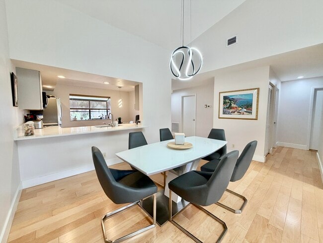 Building Photo - 7935 La Mirada Dr