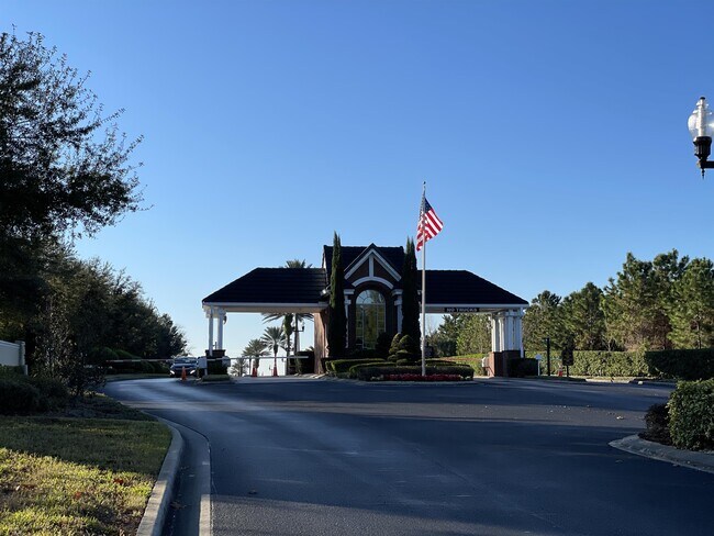 Building Photo - 13532 Fountainbleau Dr
