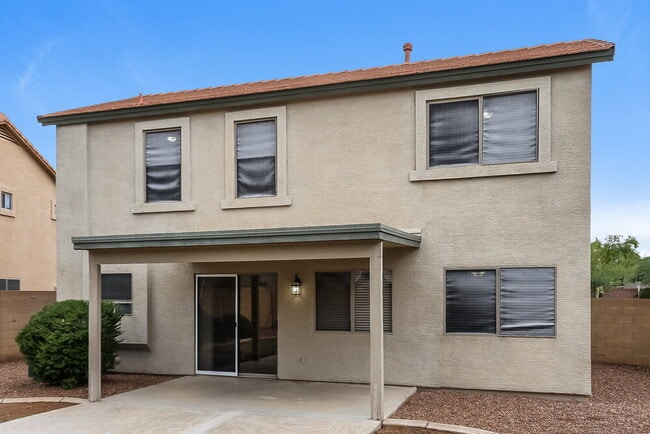 Building Photo - 2505 W Red Fox Rd