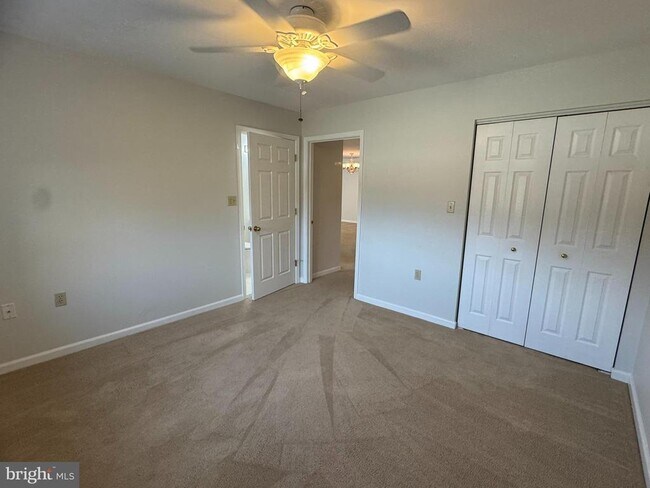 Building Photo - 102 Mercer Ct