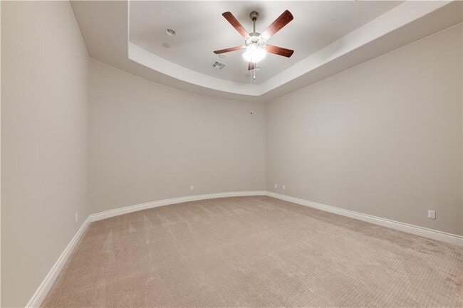 Building Photo - 705 Campino Dr