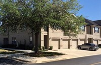 Building Photo - Stylish Condo in Gated Hammock Grove, Scre...