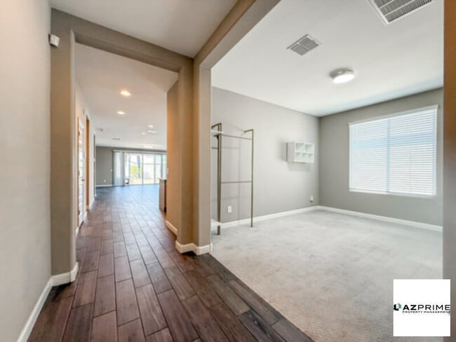 Building Photo - Exceptional 3/2.5 Laveen House - Spacious ...