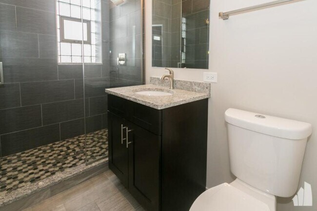 Building Photo - 1 bedroom in Chicago IL 60647