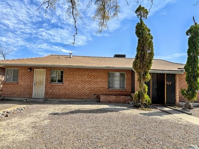 Building Photo - Charming 3-Bedroom Home in a Quiet Neighbo...
