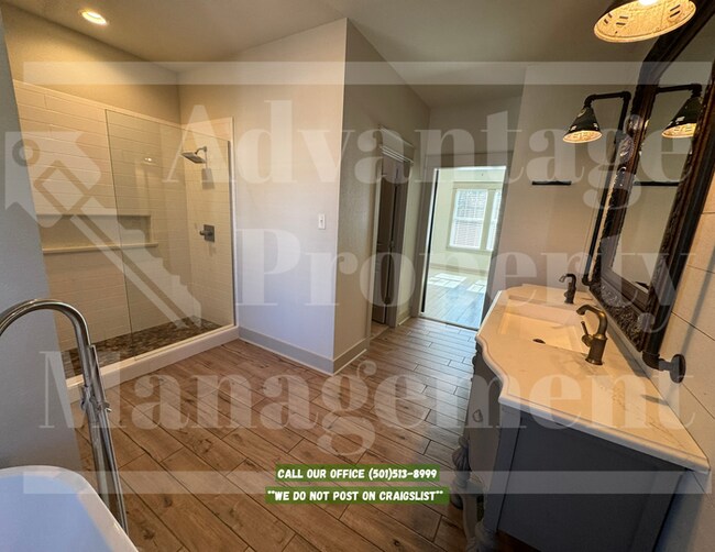Building Photo - 846 Donaghey Ave