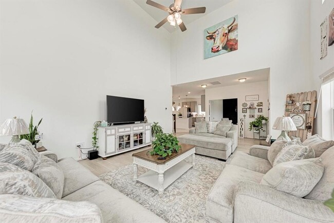 Building Photo - 411 Ravens Crst Dr
