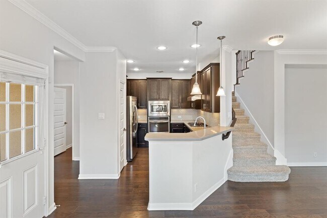 Building Photo - 506 Hummingbird Ln