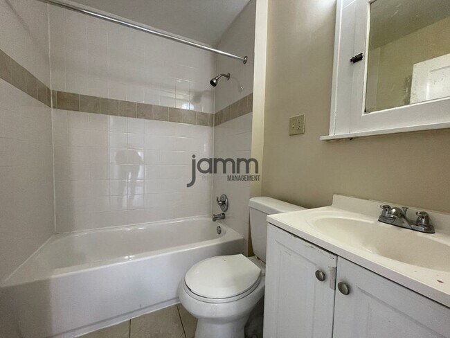 Building Photo - 5233 Anthony St