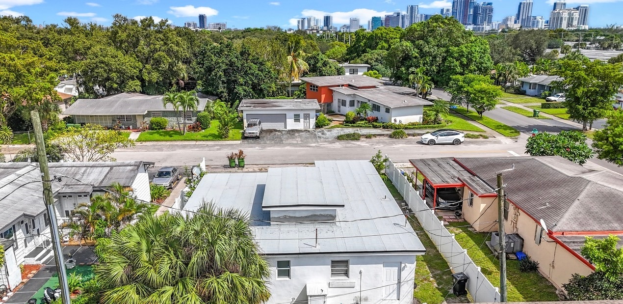 Building Photo - 401 NW 16th Ave