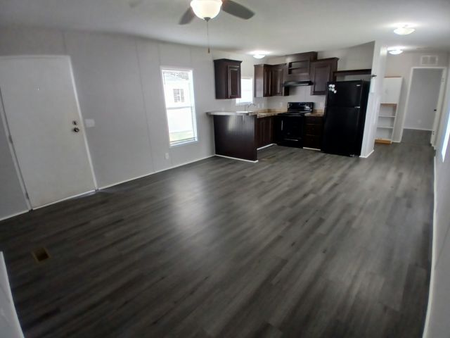 Building Photo - 1400 Banana Rd