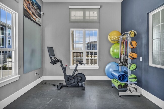 Building Photo - Resort-Style Living | 8 Weeks Free + $1250 Off!