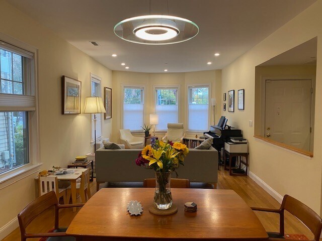 Building Photo - 85-87 Francis St