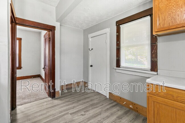Building Photo - 2820 N 19th Ave