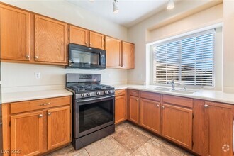 Building Photo - 6809 Squaw Mountain Dr