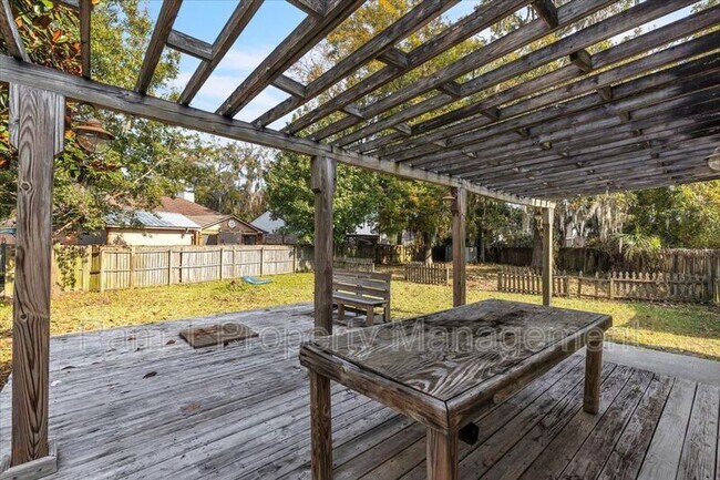 Building Photo - 4 Gunpowder Ct