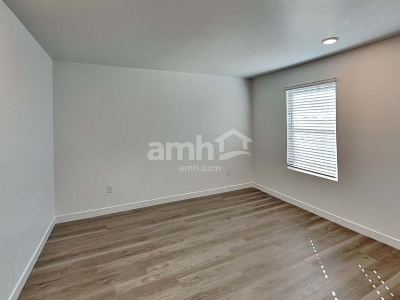 Building Photo - 6564 E Paseo Alga