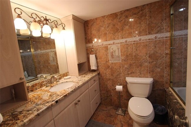 Building Photo - 750 N Ocean Blvd