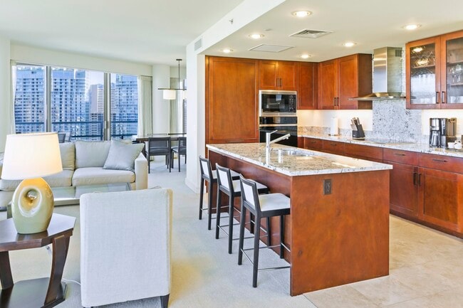 Building Photo - 223 Saratoga Rd