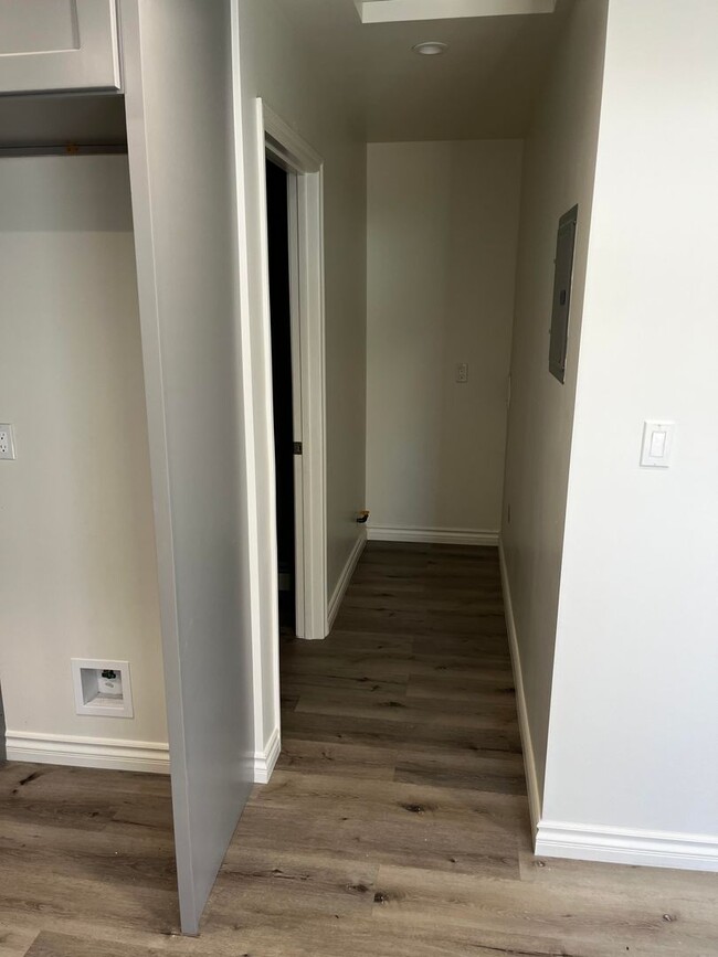 Building Photo - Completely New 1 Bedroom, 1 Bathroom Unit ...