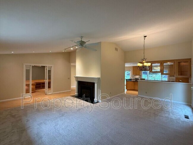 Building Photo - 1550 Naples Ct