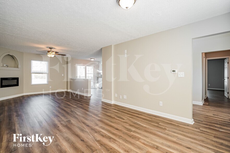 Building Photo - 2445 Linbaugh Rd