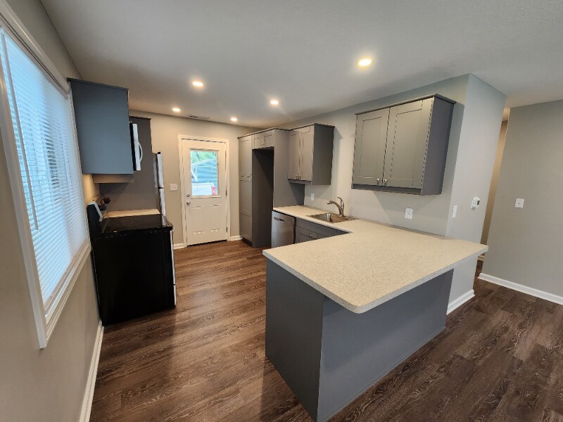 Building Photo - 424 Nussbaum Ave
