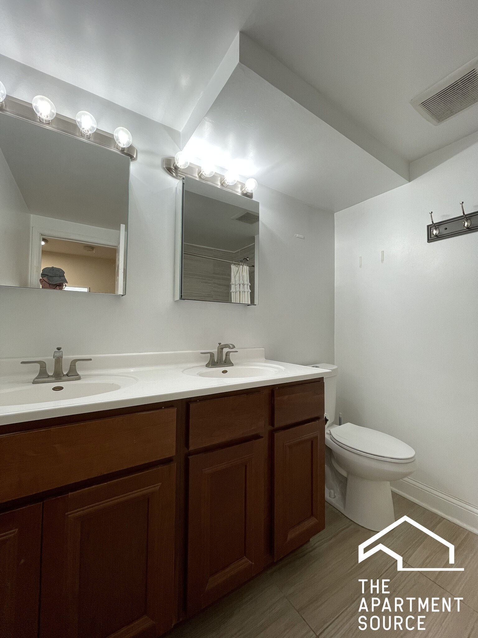 Building Photo - 2501 N Kimball Ave