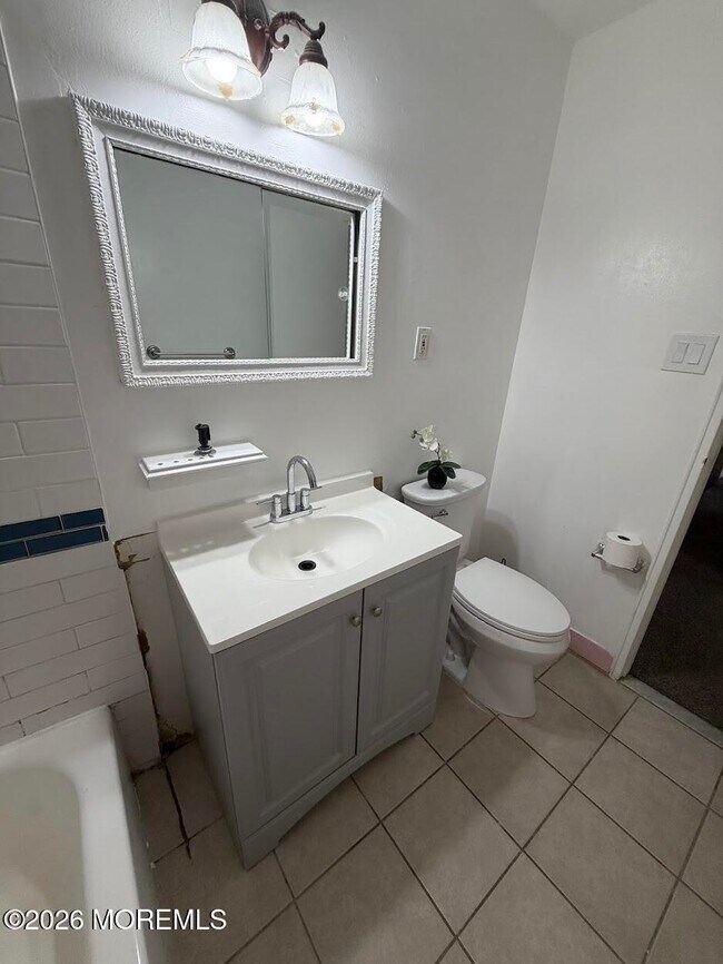 Building Photo - 80 Manchester Ct