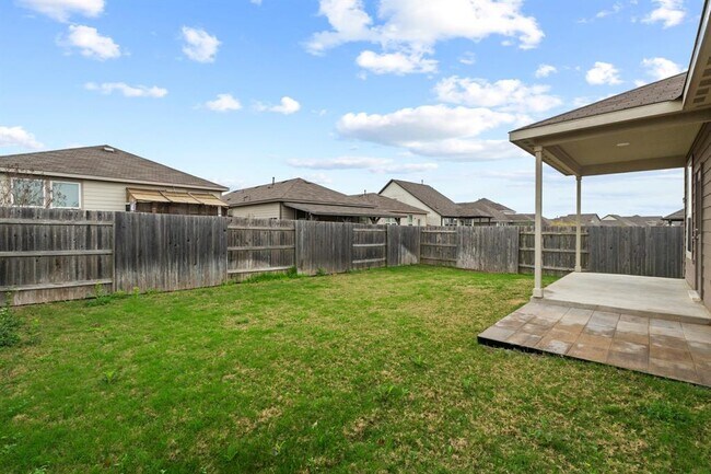 Building Photo - 175 Eves Necklace Dr.