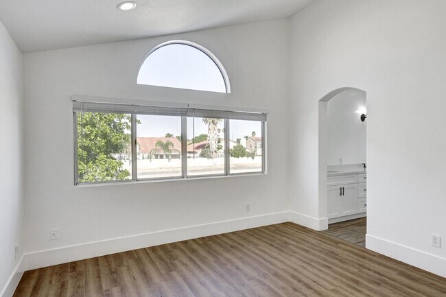 Building Photo - Beautiful 4-Bed, 2.5-Bath Home in Moreno Valley Ranch