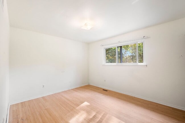 Building Photo - Amazing Troy Rental Available Now!