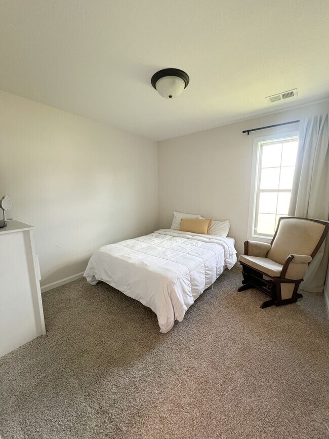 Building Photo - Charming Ranch-Style Home on a Large Corne...
