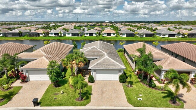 Building Photo - 11650 SW Moon River Way