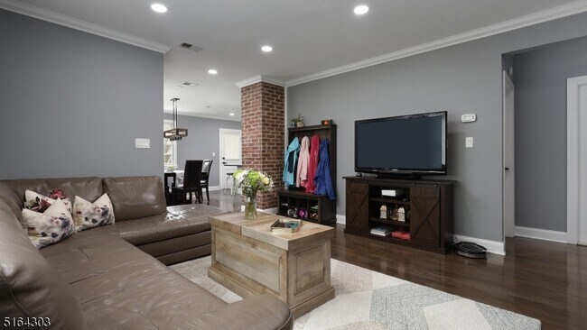 Building Photo - 1496 Washington Valley Rd