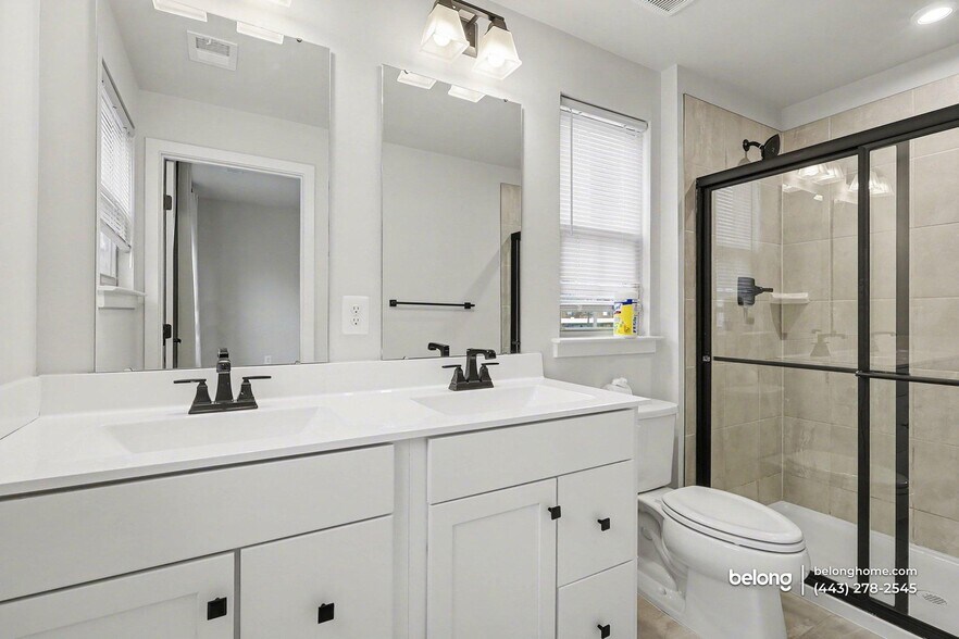 Building Photo - 6118 Northwest Dr