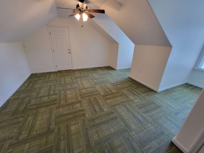 Building Photo - 1120 Archangel Way