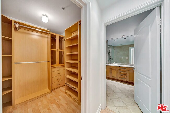 Building Photo - 4477 Woodman Ave