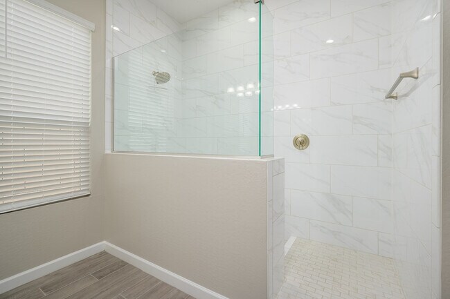 Building Photo - 5972 E Sinclair St