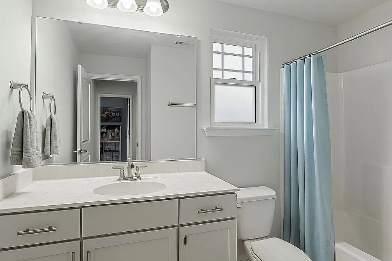 Building Photo - 182 Hillmont Dr