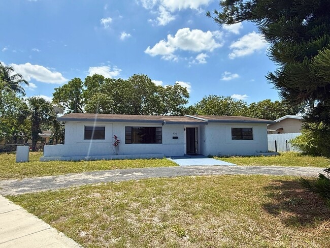 Building Photo - 930 NW 176th Terrace