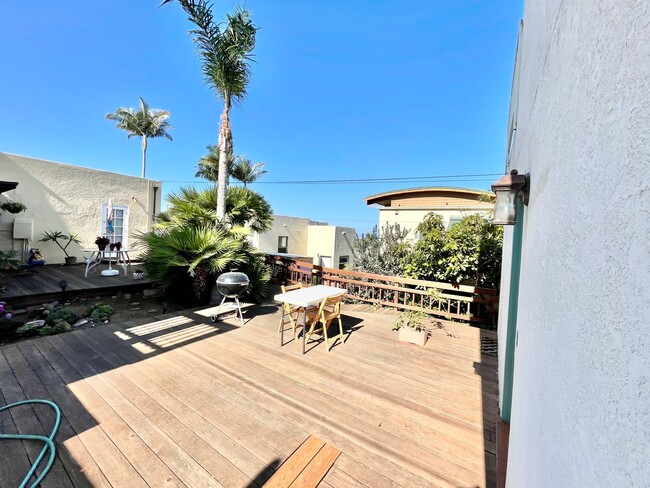 Building Photo - Amazing Ocean View Beach House