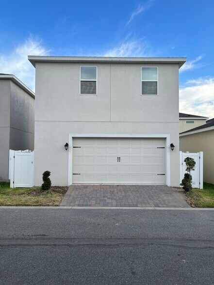 Double Car Garage - 16036 Micelli Dr