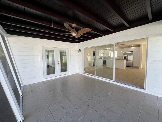 Building Photo - 2502 Tropical Shores Dr SE